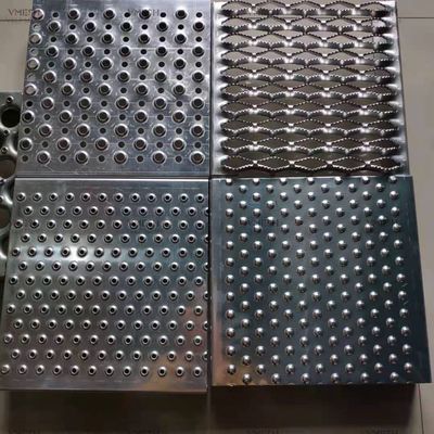 300mm एल्युमिनियम सीरेटेड मेटल ग्रेटिंग ग्रिप स्ट्रट वॉकवे नॉन रस्टिंग