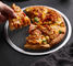 होम किचन रेस्तरां के लिए OEM सीमलेस राउंड पिज्जा कुकिंग मेश पिज्जा मेश पैन