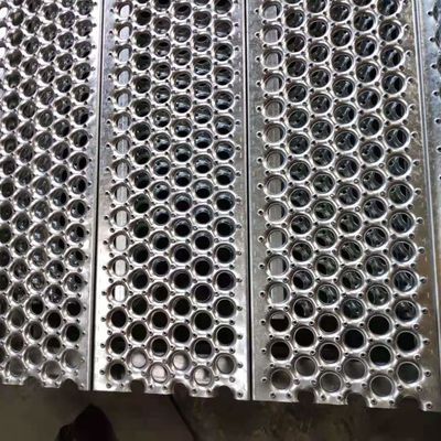 एल्यूमिनियम स्टेनलेस स्टील छिद्रित सुरक्षा ग्रेटिंग प्लैंक