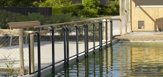 यूवी प्रतिरोधी स्टेनलेस स्टील वायर रस्सी जाल लंबे जीवनकाल और गैर विषैले गुणों के साथ चिड़ियाघर बाड़ और पक्षी के लिए