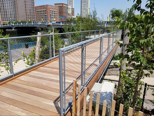 हल्के एंटी-रस्ट सुरक्षा बाड़ स्टेनलेस स्टील तार रस्सी जाल हीरा छेद के आकार के साथ