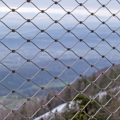 सीढ़ी रेलिंग सुरक्षा नेट AISI 304/316 स्टेनलेस स्टील वायर रोप जिंक के साथ