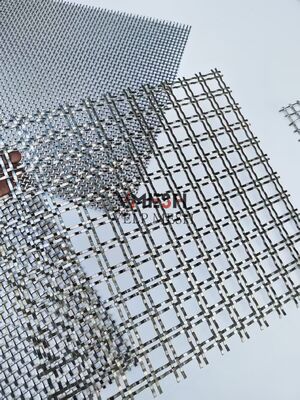 टिकाऊ अनुकूलित मुखौटा क्लैडिंग दीवार बाहरी और आंतरिक आउटडोर धातु स्टेनलेस स्टील सुरक्षा बुना हुआ सजावटी वास्तुशिल्प तार जाल