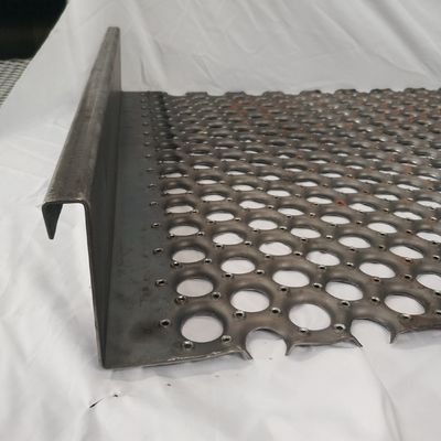 कार्बन स्टील पर्फ ओ ग्रिप प्लैंक्स 3mm छिद्रित सुरक्षा ग्रेटिंग