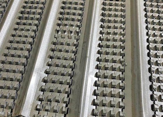 कंक्रीट निर्माण के लिए गर्म डुबकी गैल्वेनाइज्ड स्टूक वायर जाल 450x2500 मिमी