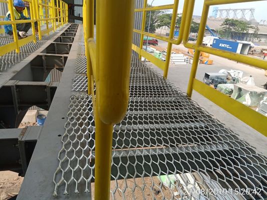 ट्रक रैंप कार्बन स्टील 3.0 एलबीएस विस्तारित धातु मेष डायमंड कैटवॉक ग्रेटिंग्स