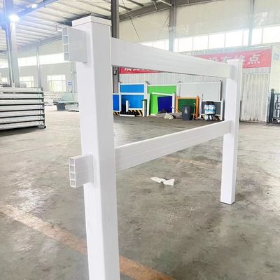 रेंच पैडॉक हॉर्स में लेपित एंटीकोर्सोशन वेल्डेड वायर मेष बाड़ पीवीसी प्लास्टिक विनाइल