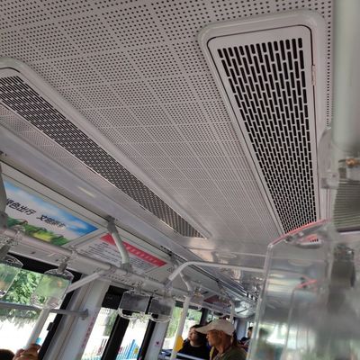 सफेद स्टेनलेस स्टील 14awg छिद्रित धातु पैनल स्लॉट छेद पैटर्न