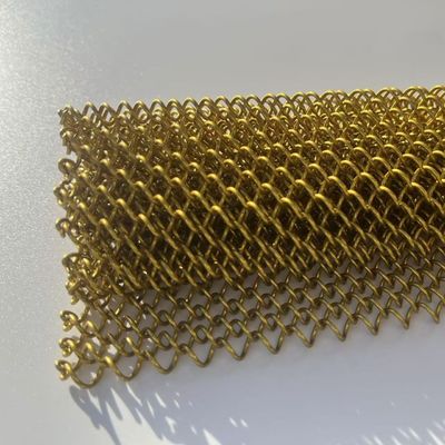 मेटल कॉइल ड्रैपररी मेटल मेष पर्दे मेष के लिए स्पेस विभाजन कक्ष विभाजक