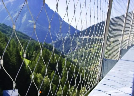 सुरक्षा बालकनी लचीला स्टेनलेस स्टील रस्सी मेष 30 मीटर / रोल सेल्फ लॉकिंग