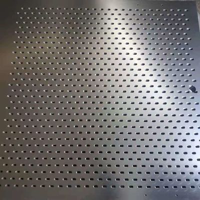 बाहरी या इनडोर फर्नीचर के लिए सजावटी धातु पैनल 1m X 2m छिद्रित मेष शीट