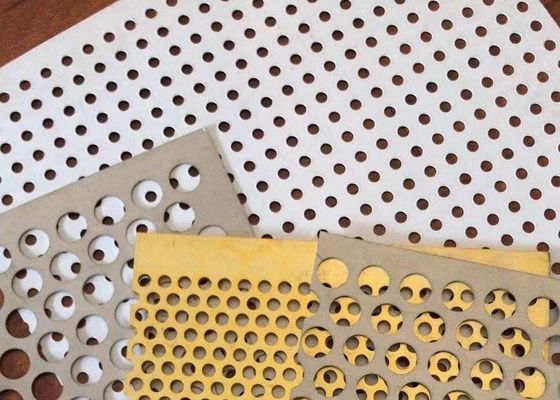 विद्युत जस्ती छिद्रित छत टाइलें 2x2 PVDF कोटिंग Anodizing