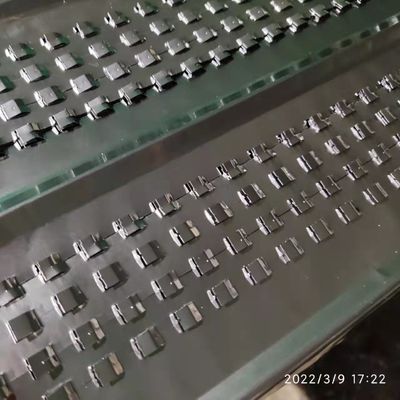 गर्म डूबा जस्ती रिब लथ मेष विस्तारित